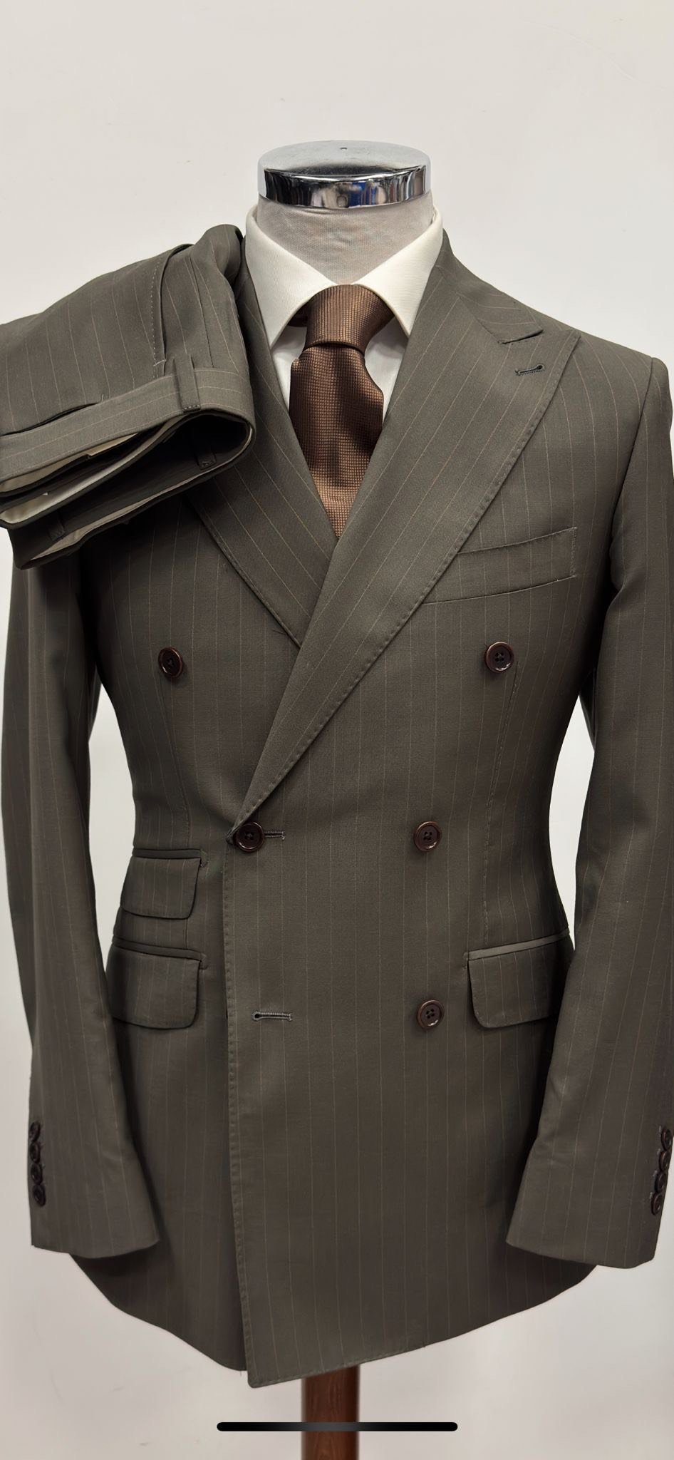 olive green suit men, pinstripe suit for men, double-breasted men’s suit, 3-piece formal suit, groom olive wedding suit, men’s business attire, luxury tailored suits